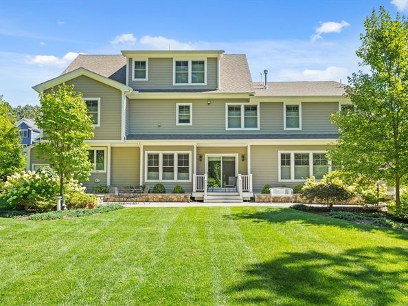 25 Flintlock Road, Lexington MA 02420