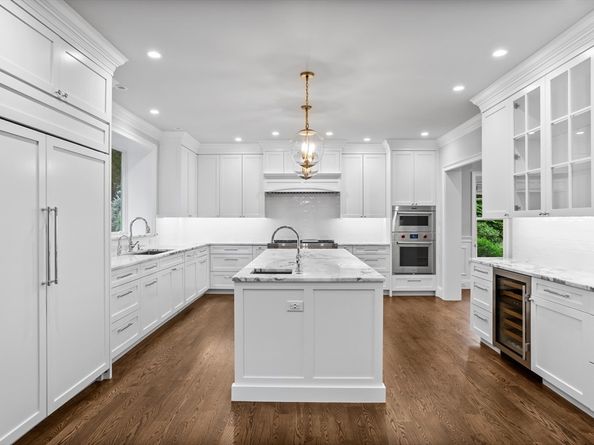 25 Flintlock Road, Lexington MA 02420