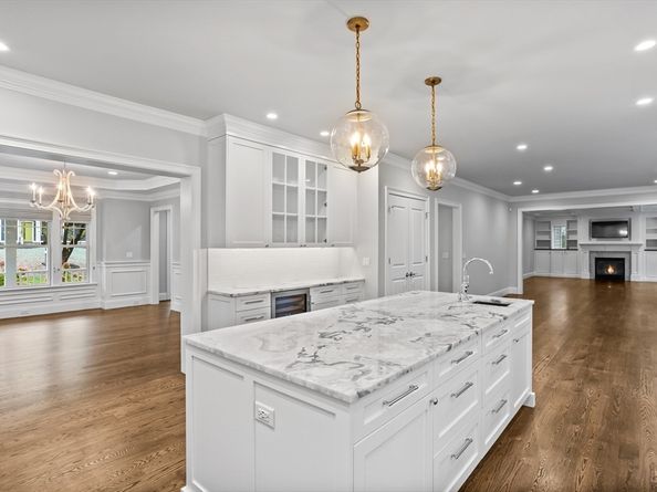 25 Flintlock Road, Lexington MA 02420