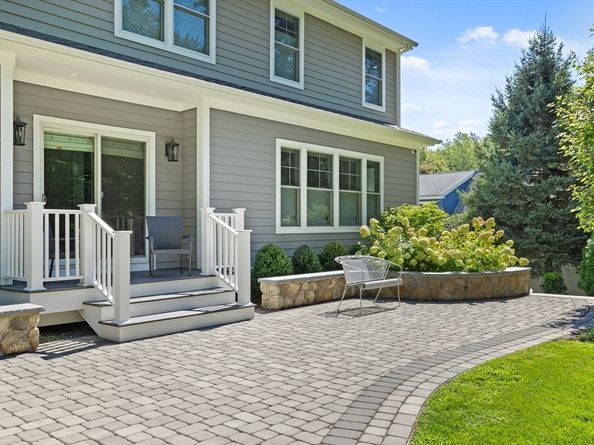 25 Flintlock Road, Lexington MA 02420