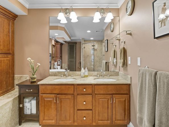 3 Warren Dr, Middleton MA 01949