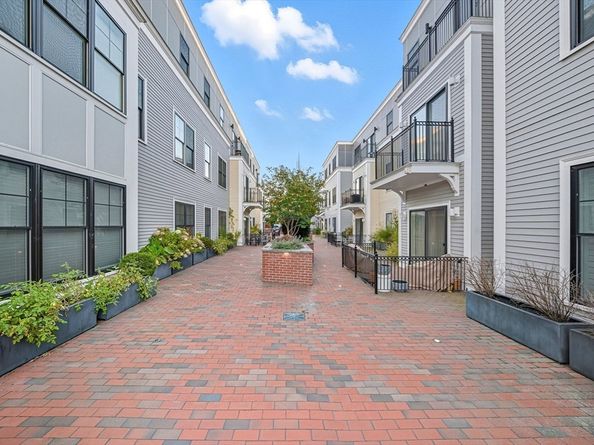 205 E St. 4N, Boston MA 02127
