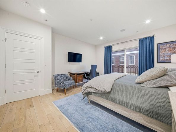 205 E St. 4N, Boston MA 02127