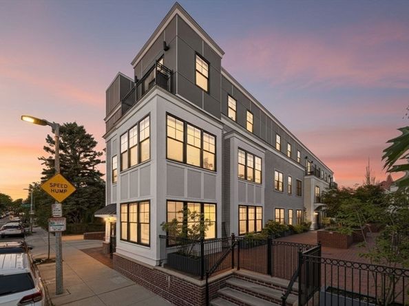 205 E St. 4N, Boston MA 02127
