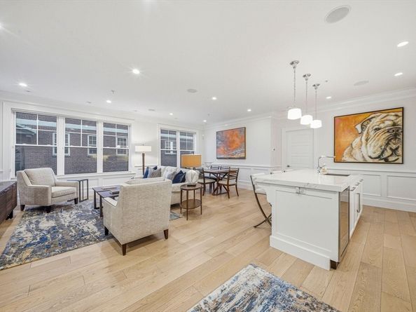 205 E St. 4N, Boston MA 02127
