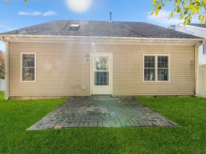 26 Zain Cir 26, Milford MA 01757