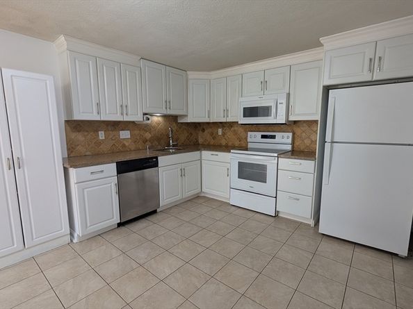118 Parker Street 16, Acton MA 01720