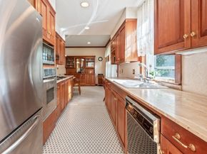 19 Kenilworth Road, Worcester MA 01602