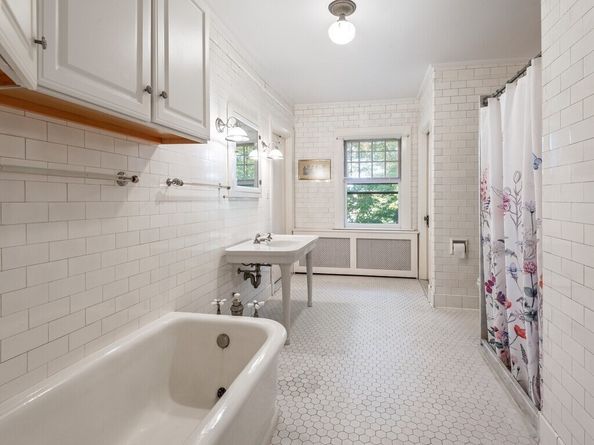 19 Kenilworth Road, Worcester MA 01602