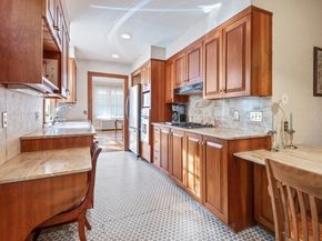 19 Kenilworth Road, Worcester MA 01602