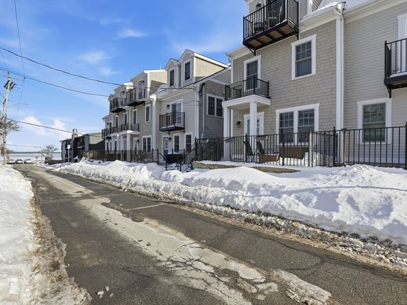 25 Howland St 2, Plymouth MA 02360