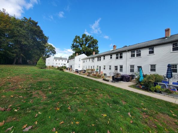421 Sylvan Knoll Road, Stamford CT 06902