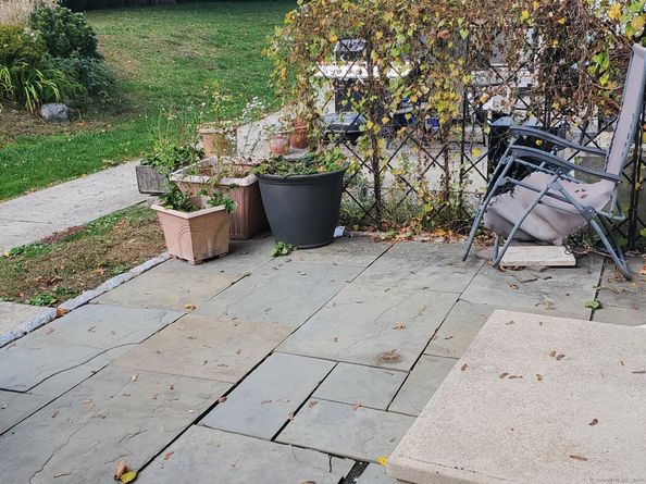 421 Sylvan Knoll Road, Stamford CT 06902