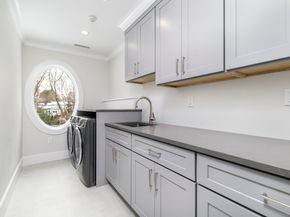 40 Hoyclo Road, Stamford CT 06903