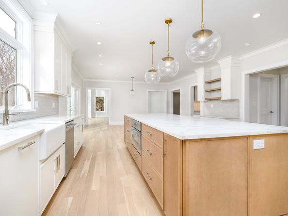 40 Hoyclo Road, Stamford CT 06903