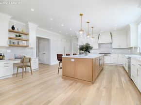 40 Hoyclo Road, Stamford CT 06903