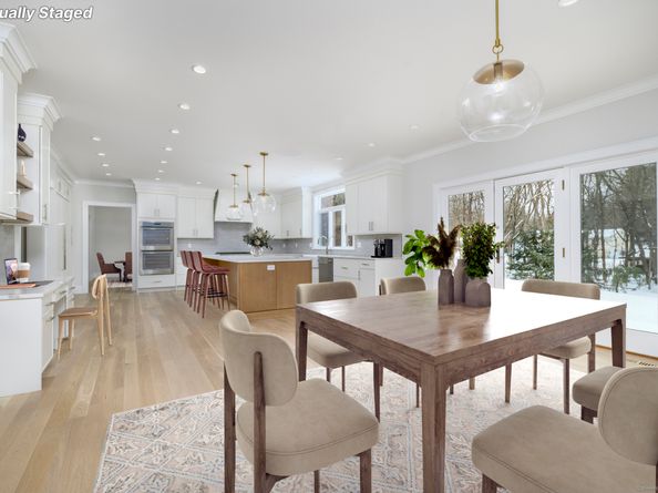 40 Hoyclo Road, Stamford CT 06903