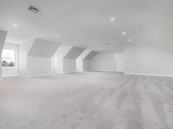 40 Hoyclo Road, Stamford CT 06903