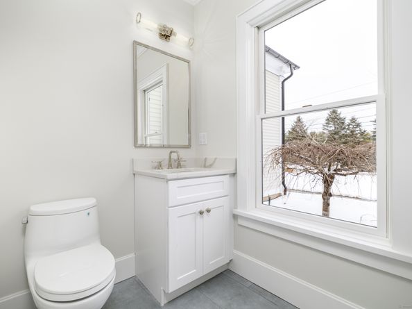 40 Hoyclo Road, Stamford CT 06903
