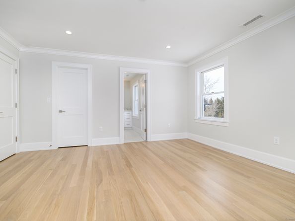 40 Hoyclo Road, Stamford CT 06903