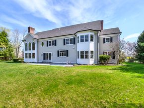 40 Hoyclo Road, Stamford CT 06903
