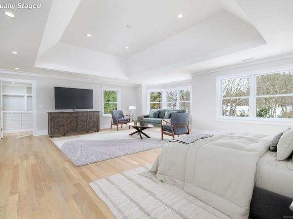 40 Hoyclo Road, Stamford CT 06903