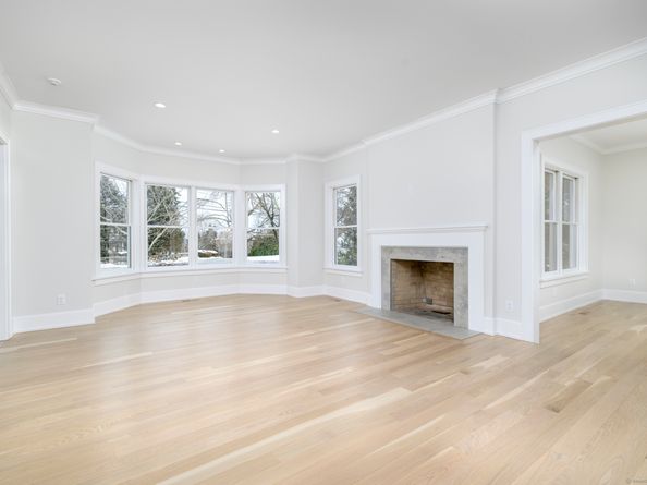 40 Hoyclo Road, Stamford CT 06903
