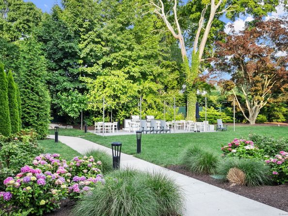 160 Park Street 104, New Canaan CT 06840