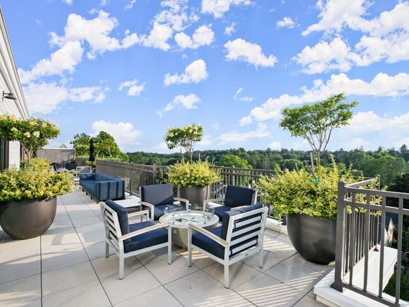 160 Park Street 104, New Canaan CT 06840