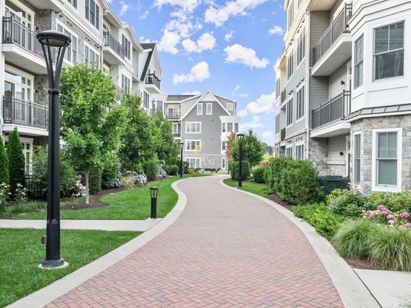 160 Park Street 104, New Canaan CT 06840