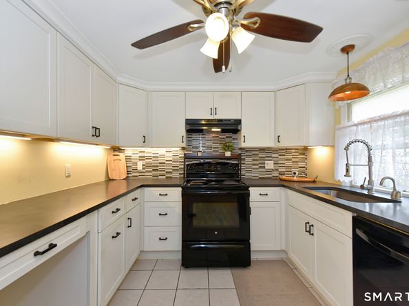 39 Gary Street, Bridgeport CT 06610