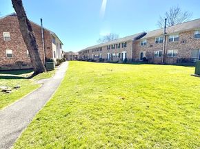 39 Woodway Road C5, Stamford CT 06907