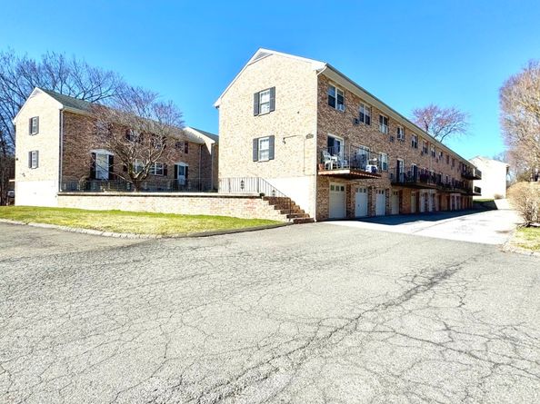 39 Woodway Road C5, Stamford CT 06907