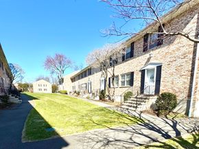 39 Woodway Road C5, Stamford CT 06907