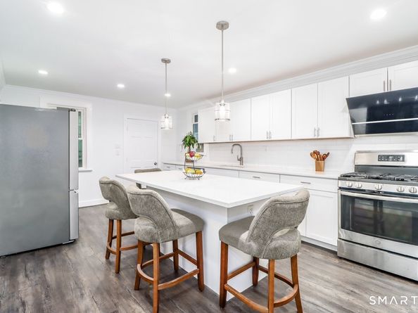 16 Raymond Street, New Canaan CT 06840