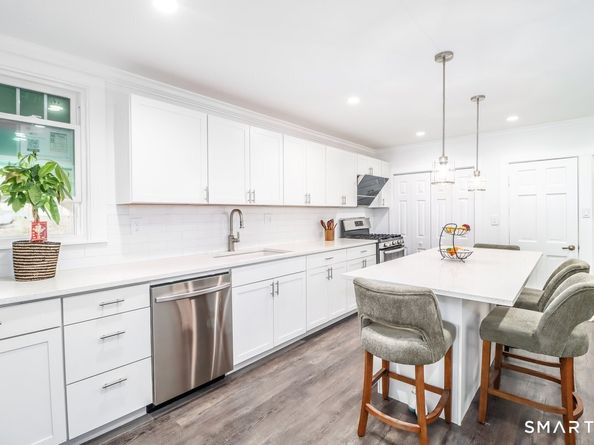 16 Raymond Street, New Canaan CT 06840
