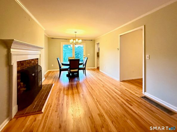 122 Summer Street 122, New Canaan CT 06840