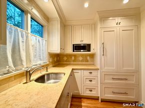 122 Summer Street 122, New Canaan CT 06840