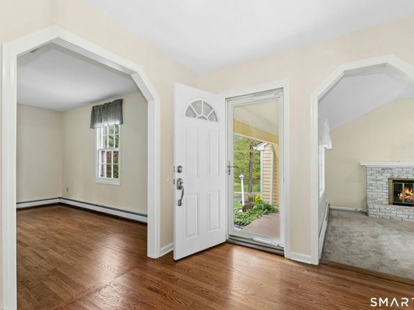 12 Heritage Drive, Danbury CT 06811