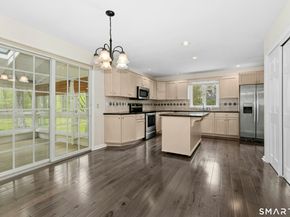 12 Heritage Drive, Danbury CT 06811