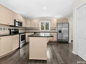 12 Heritage Drive, Danbury CT 06811