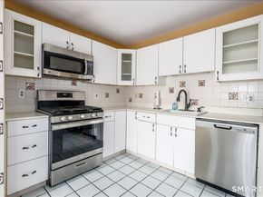 124-130 Deer Hill Avenue A20, Danbury CT 06810