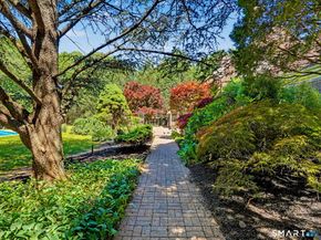 45 Stones Throw Road, Easton CT 06612