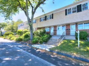 245 Unquowa Road 126, Fairfield CT 06824