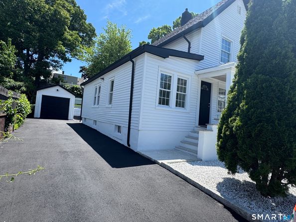 202 Goddard Avenue, Bridgeport CT 06610