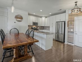 925 Old Pasture Drive 925, Danbury CT 06810