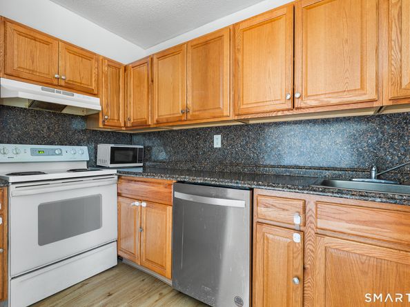 557 Glendale Avenue 557, Bridgeport CT 06606