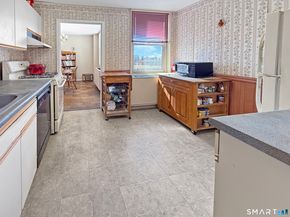 1 Strawberry Hill Court 8A, Stamford CT 06902