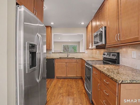 20 E Pembroke Road 28, Danbury CT 06811