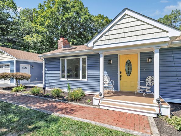 31 Parlor Rock Road, Trumbull CT 06611